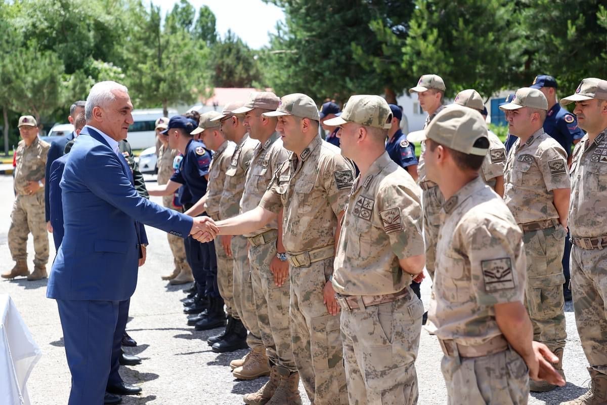 Muş’ta bayramlaşma töreni