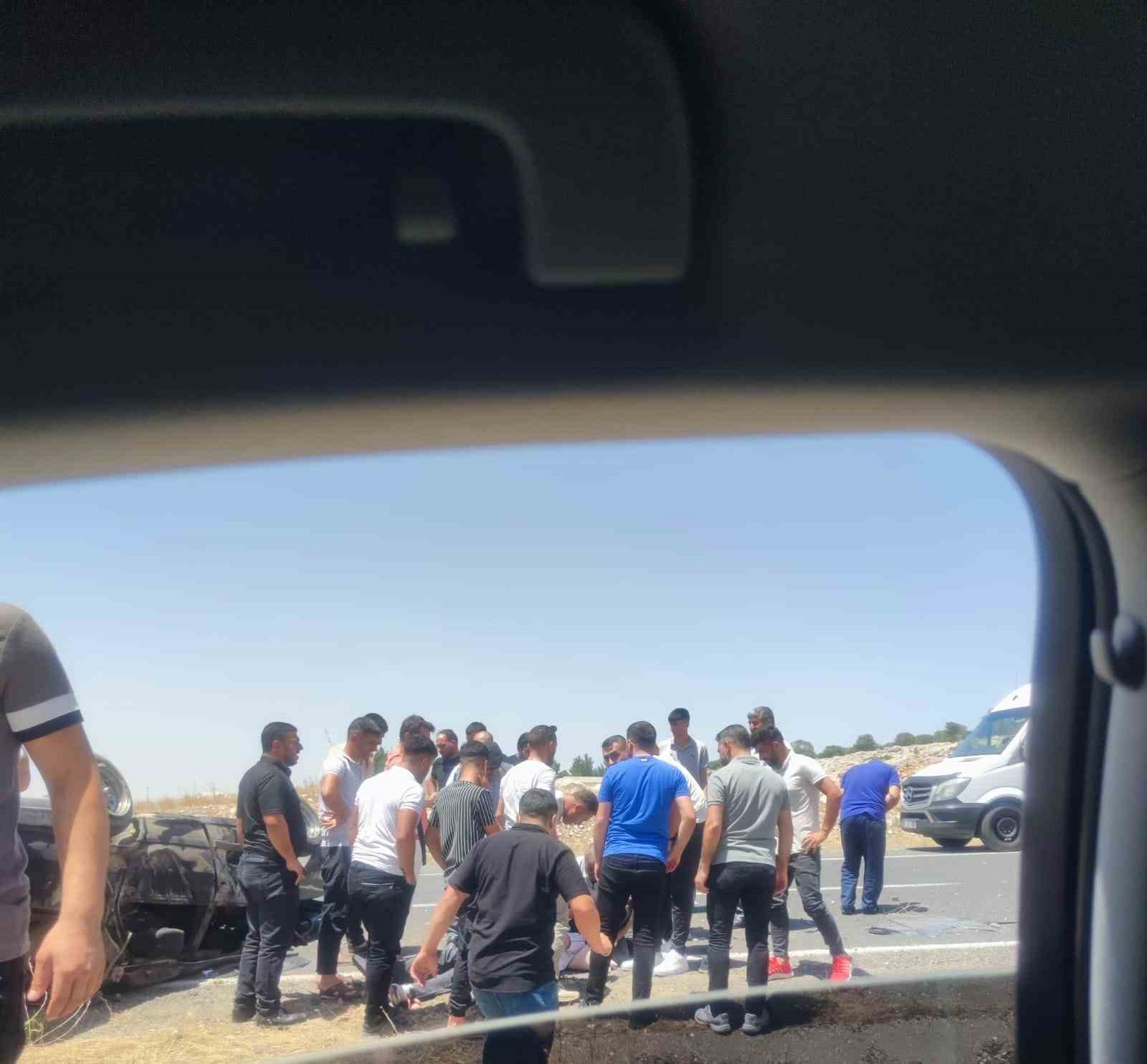 Diyarbakır’da kontrolden çıkan otomobil takla attı: 1 yaralı