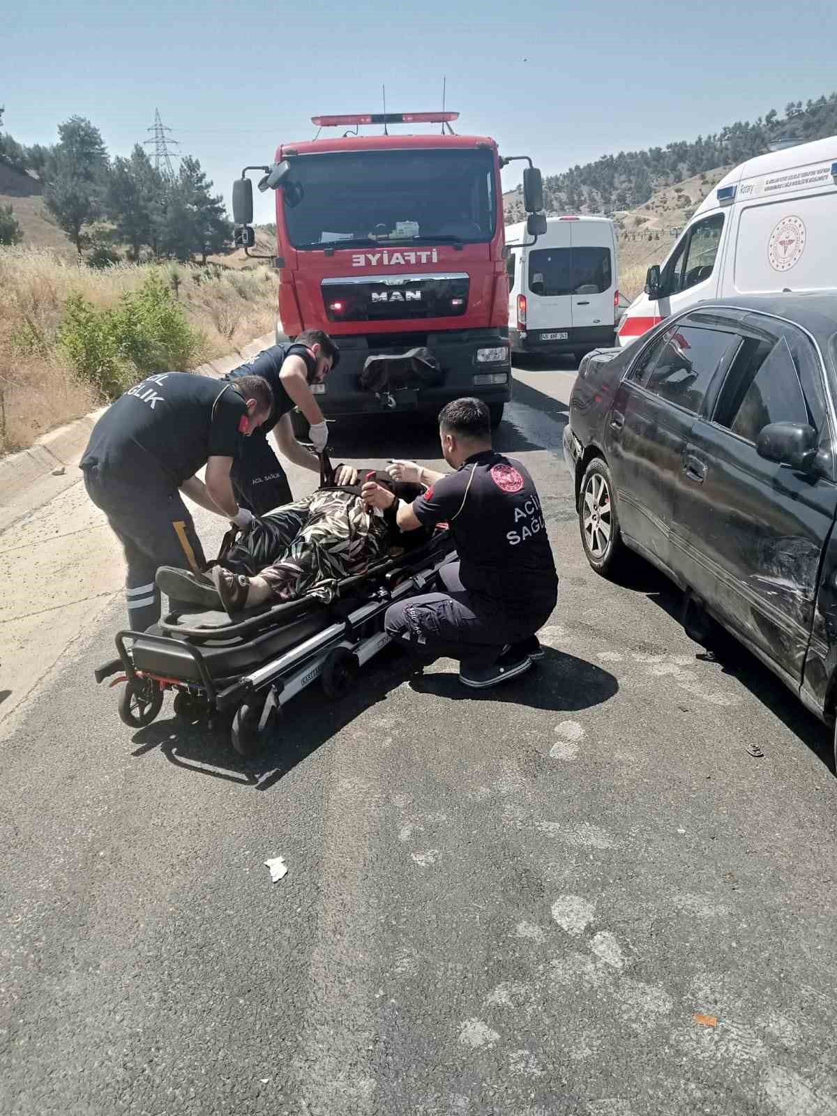 Kahramanmaraş&rsquo;ta otomobiller &ccedil;arpıştı: 5 yaralı
