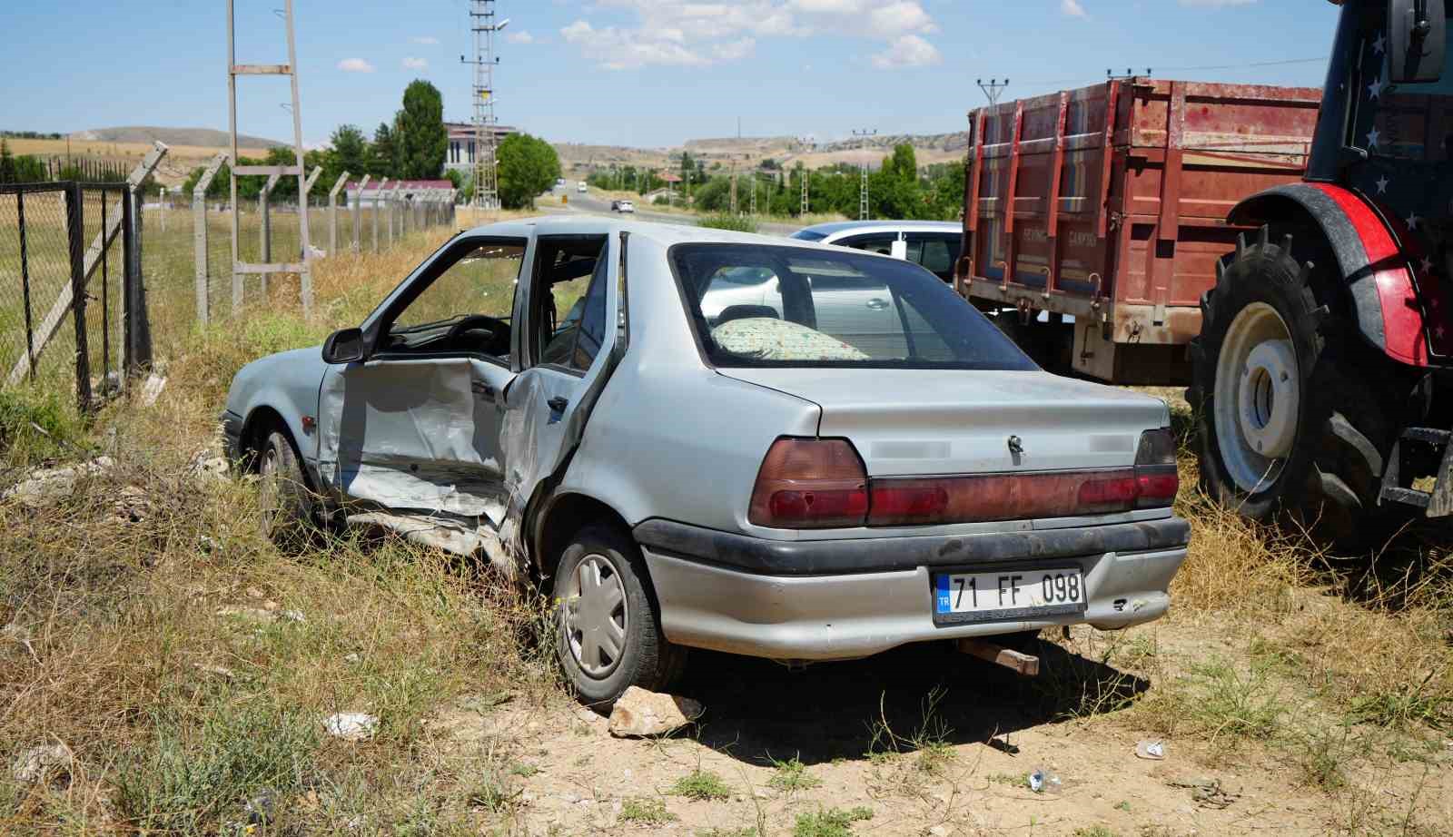 Kırıkkale&rsquo;de iki otomobil &ccedil;arpıştı: 7 yaralı
