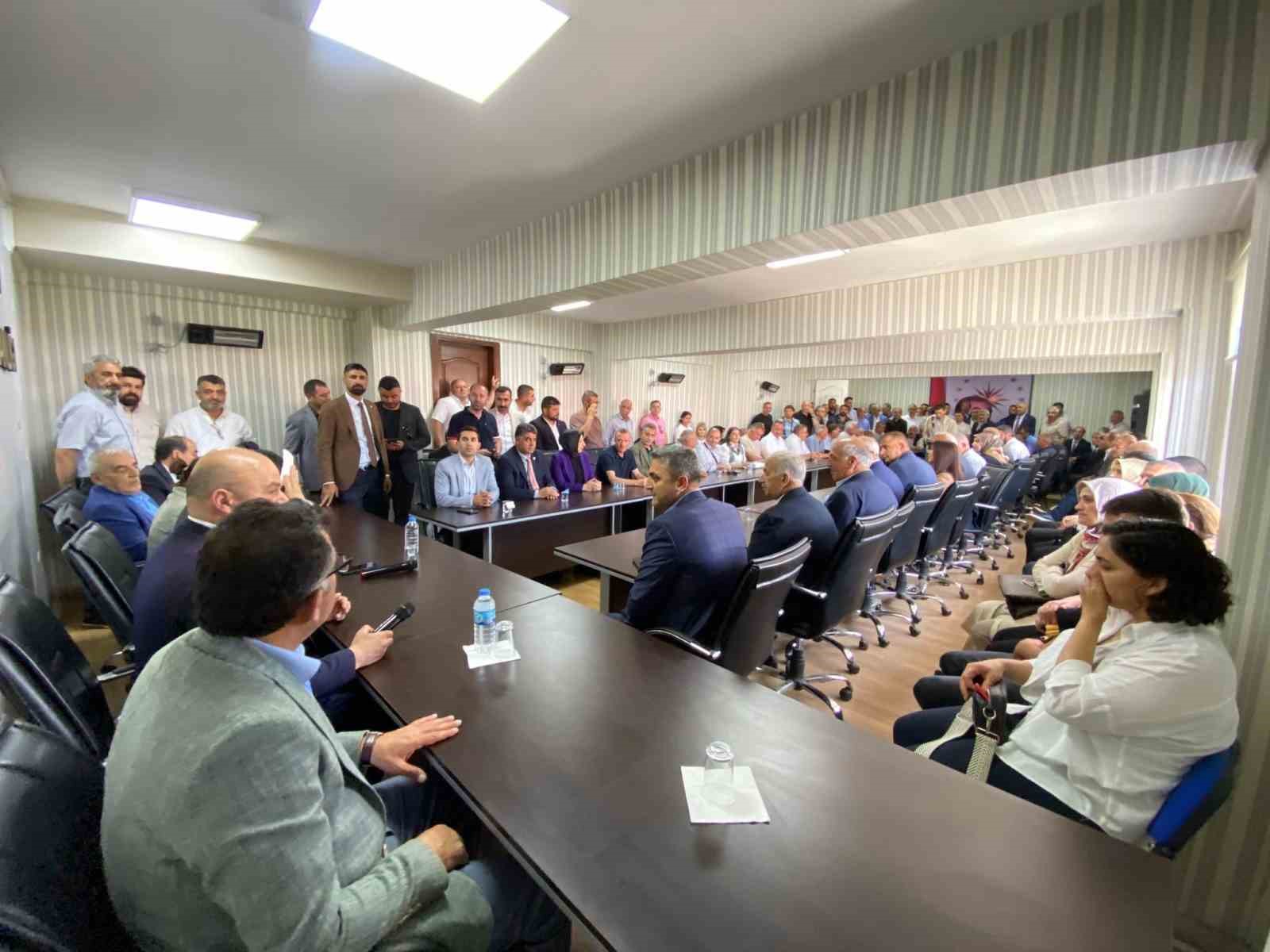 Kars’ta AK Partililer bayramlaştı