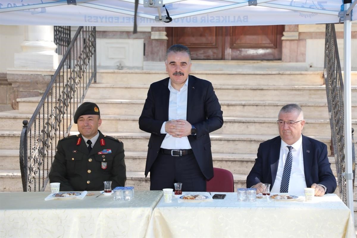 Edremit&rsquo;te resmi bayramlaşma yapıldı
