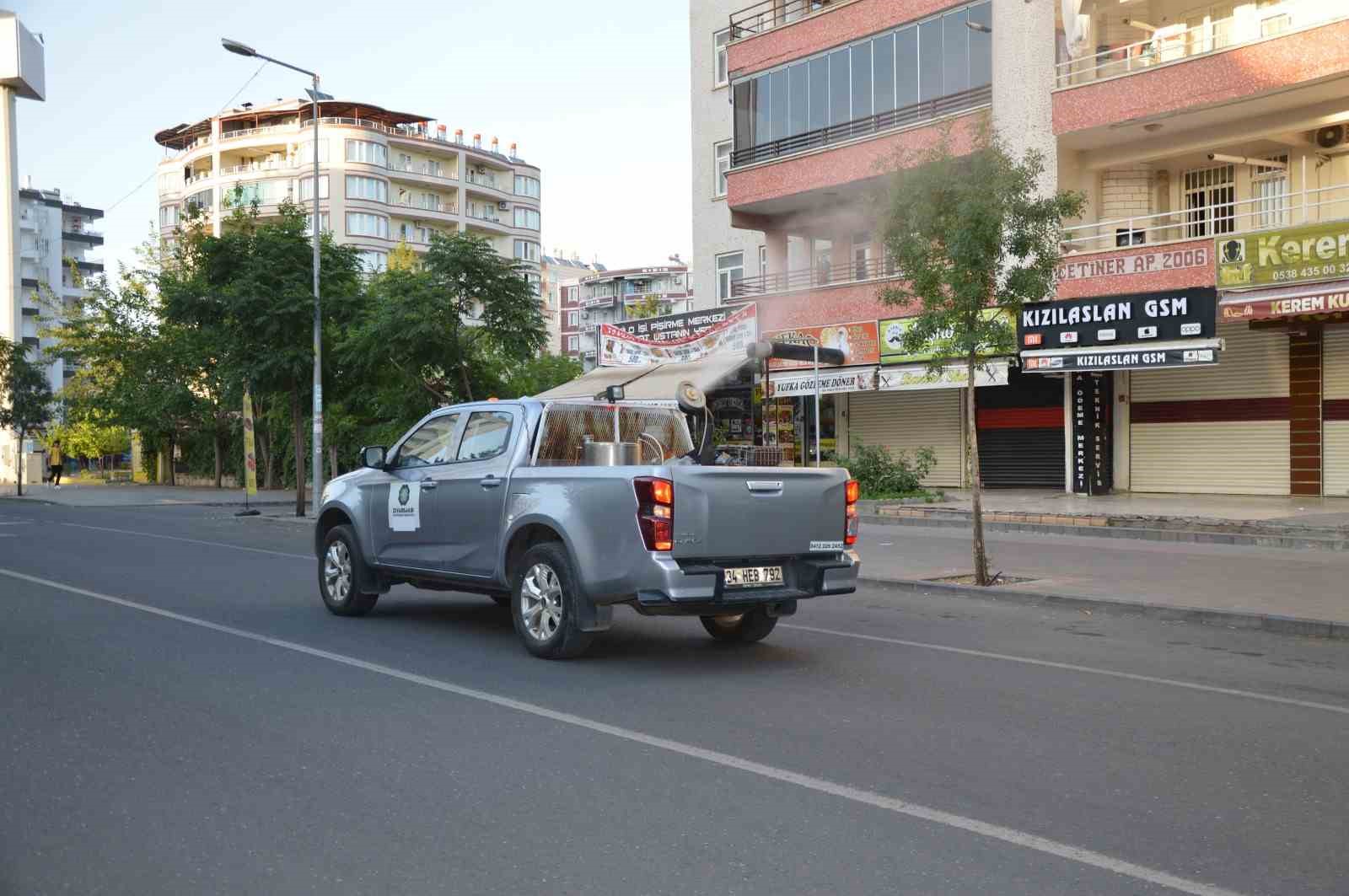 Diyarbakır&rsquo;da ila&ccedil;lama &ccedil;alışmaları aralıksız devam ediyor
