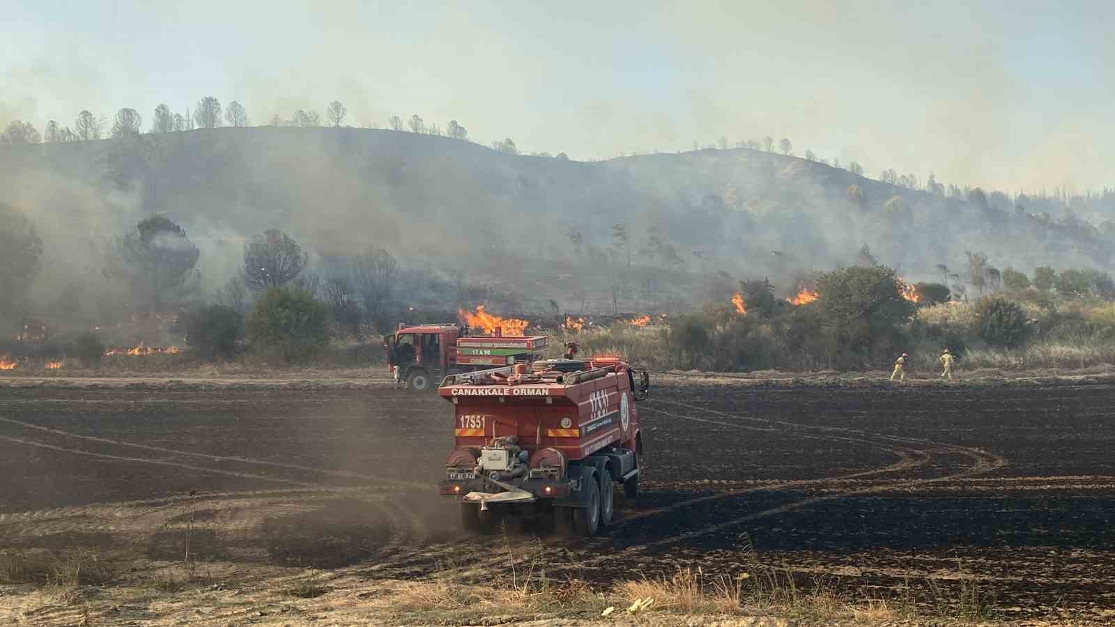 Eceabat’taki orman yangını devam ediyor
