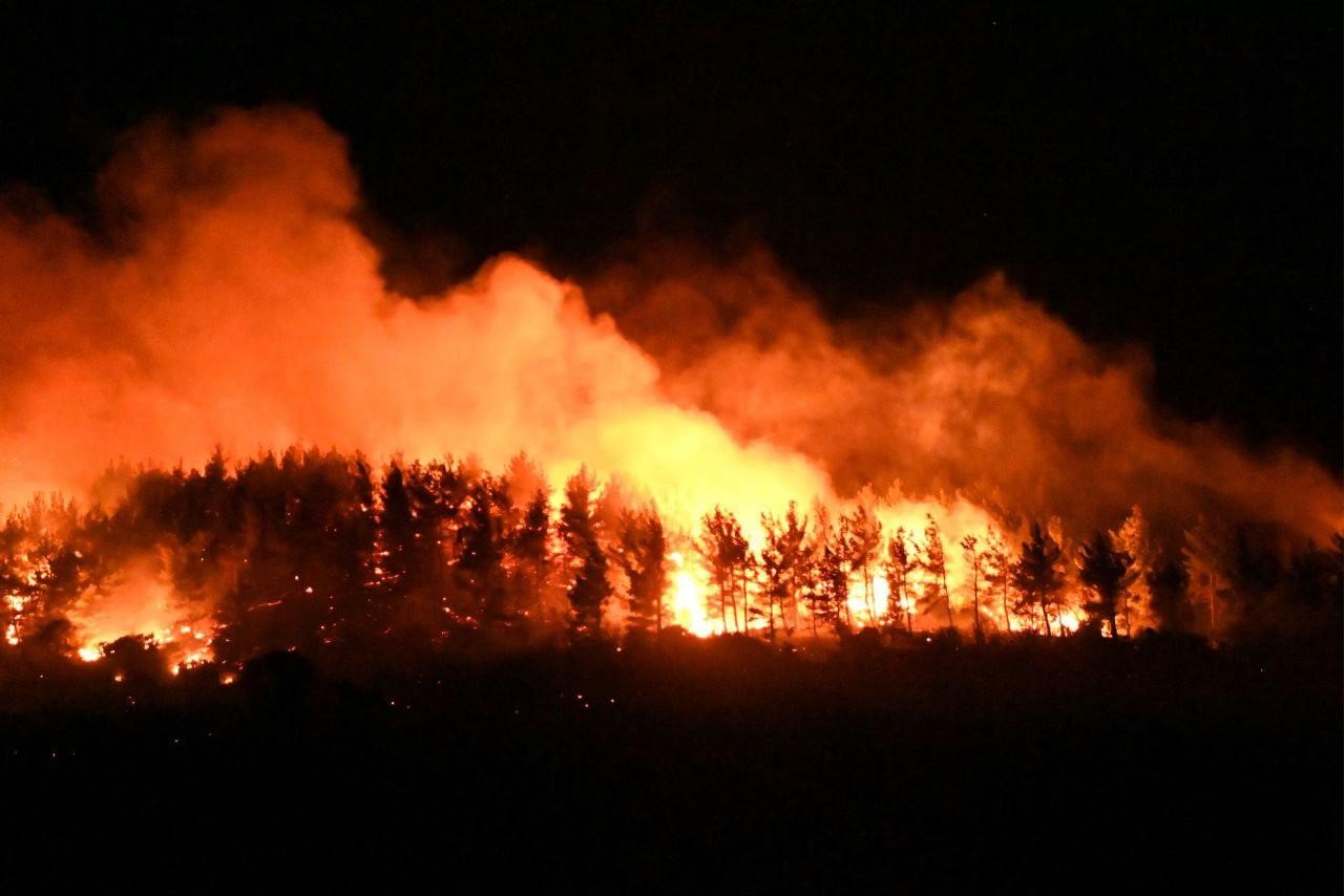 Bakan Yumaklı, Çanakkale’deki yangınları gece boyu takip etti