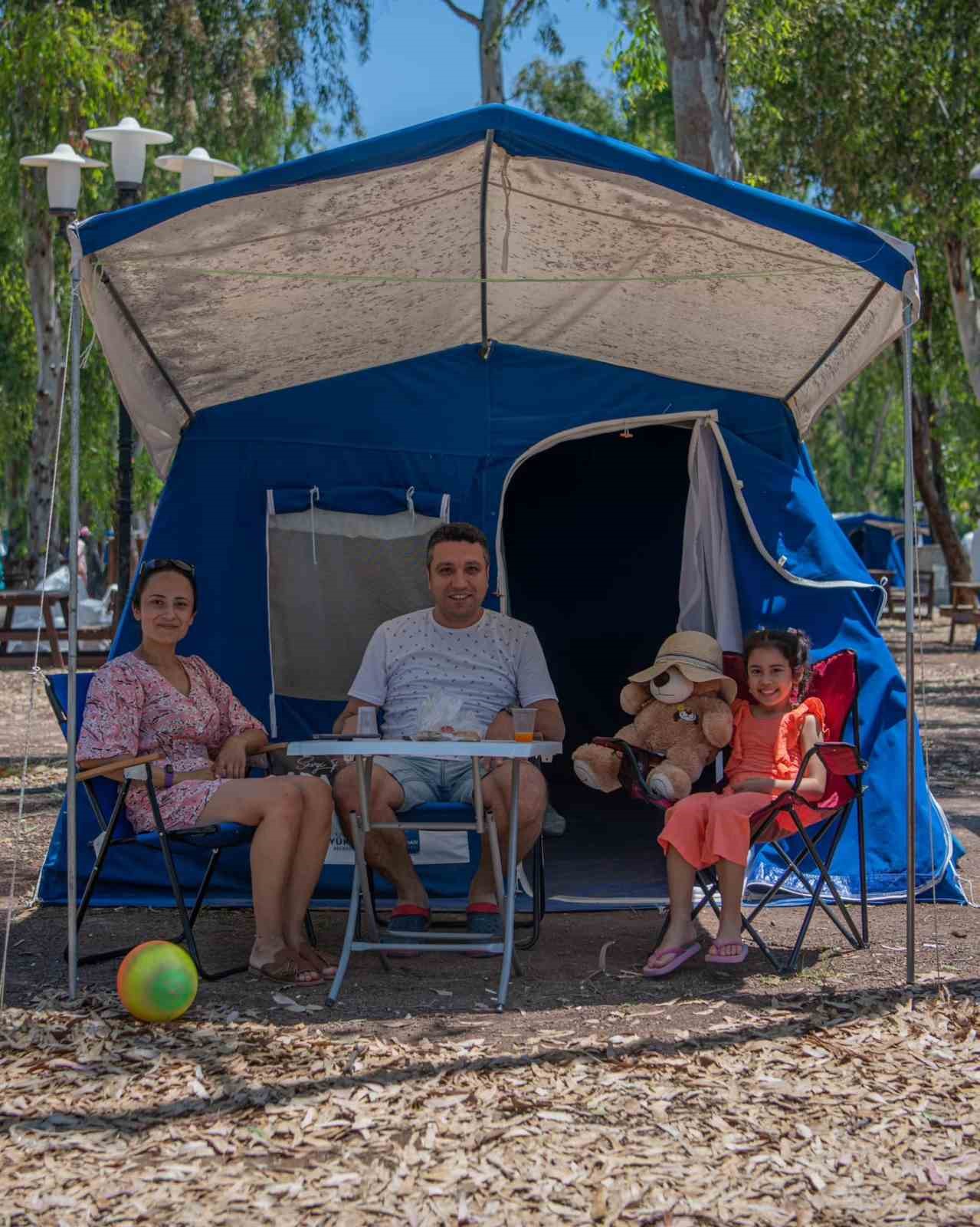 Kuşadası’nda bayram tatilinin gözdesi ‘Ada Camping’ oldu 