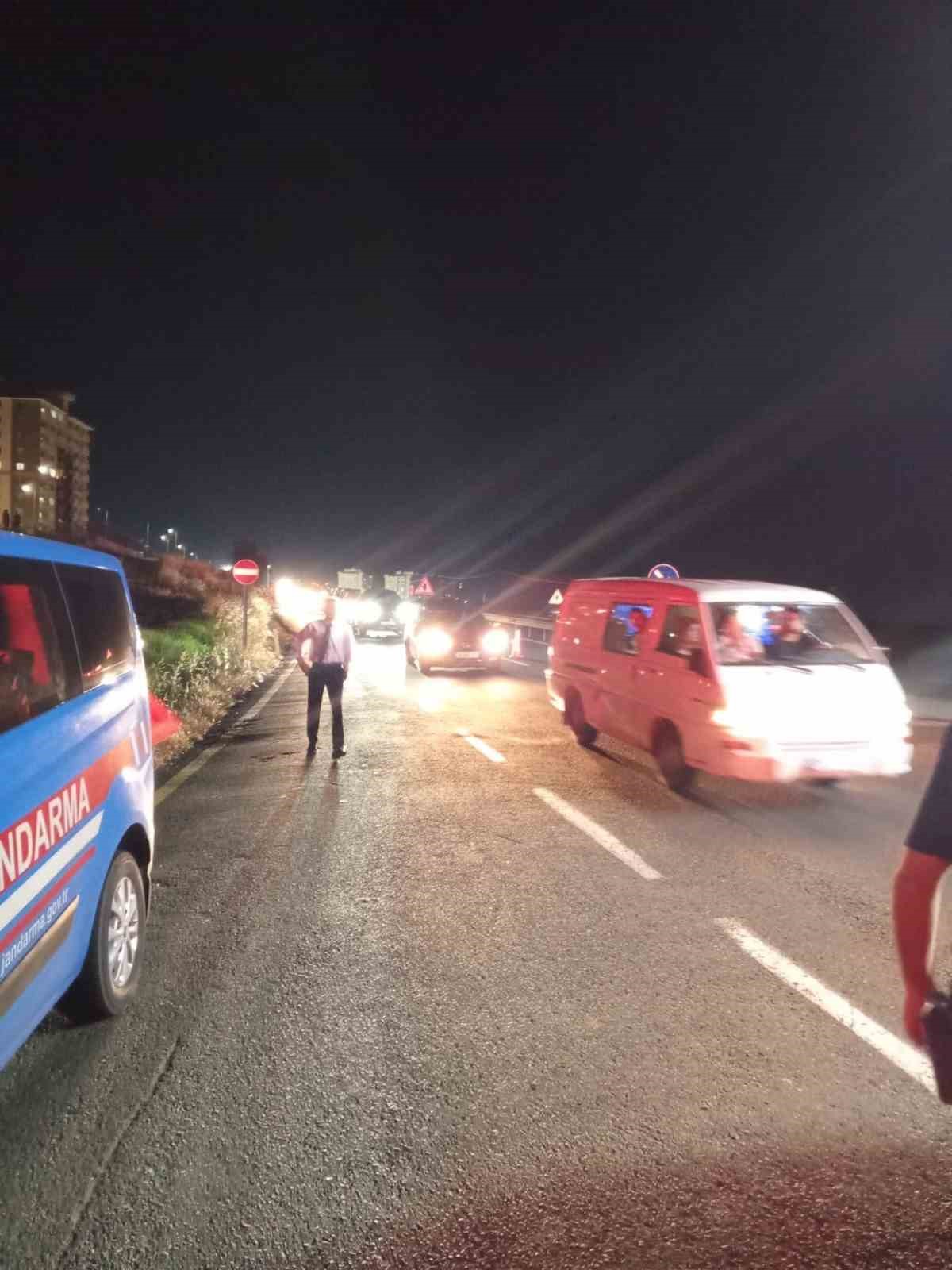 Tekirdağ&rsquo;da cezaevi &ouml;n&uuml;nde kaza: 3 yaralı
