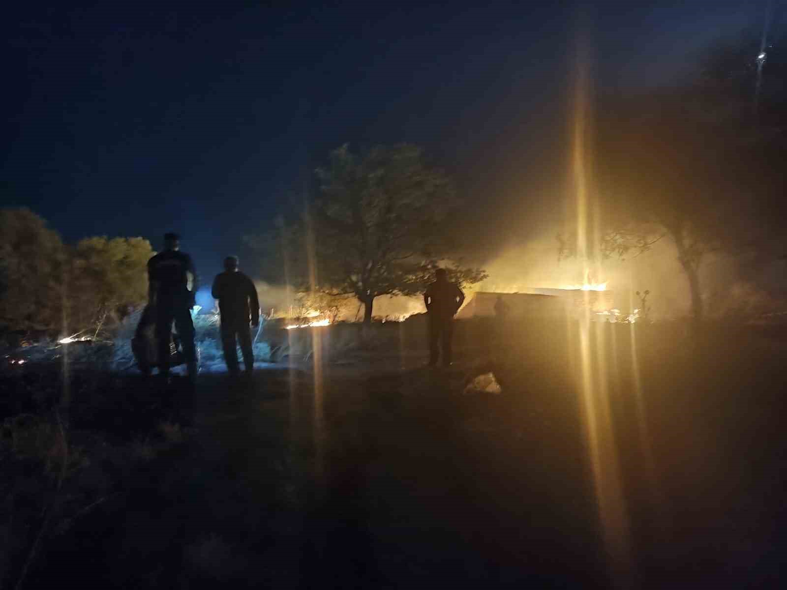 Vali İlhami Aktaş: "İnşallah en kısa s&uuml;rede &rsquo;kontrol altına alındı&rsquo; haberini vermeyi &uuml;mit ediyoruz"
