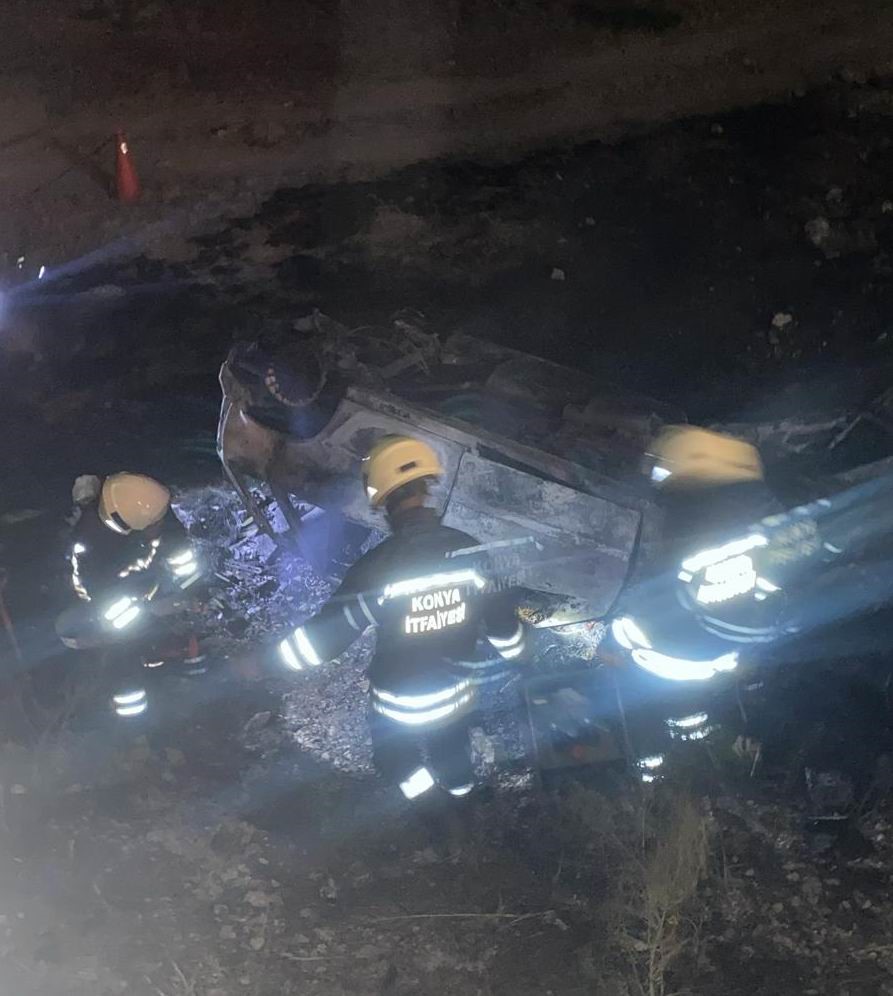 Şarampole uçan otomobil yandı: 4 ölü, 2 yaralı