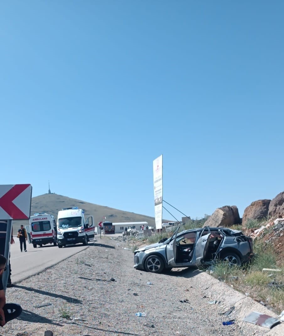 Malatya&rsquo;da iki ayrı kaza: 2 &ouml;l&uuml;, 5 yaralı
