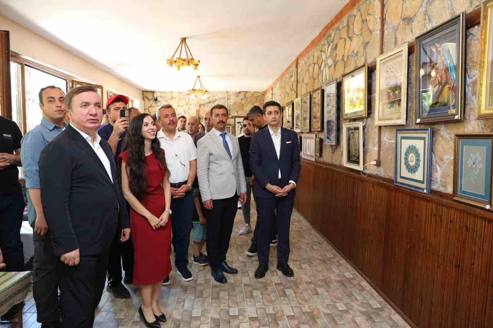 Kemaliye&rsquo;de "Geleneğin İzinde" isimli kişisel sergi a&ccedil;ıldı
