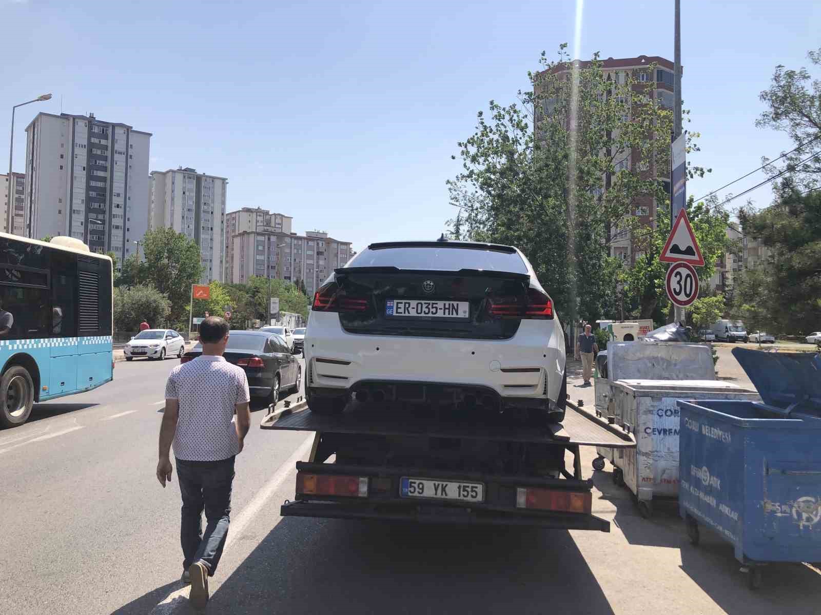 &Ccedil;orlu&rsquo;da abartı egzoz takan s&uuml;r&uuml;c&uuml;ye 6 bin 439 TL ceza kesildi
