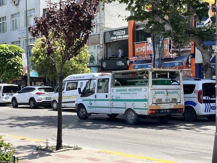 Bandırma&rsquo;da otel odasında ş&uuml;pheli &ouml;l&uuml;m
