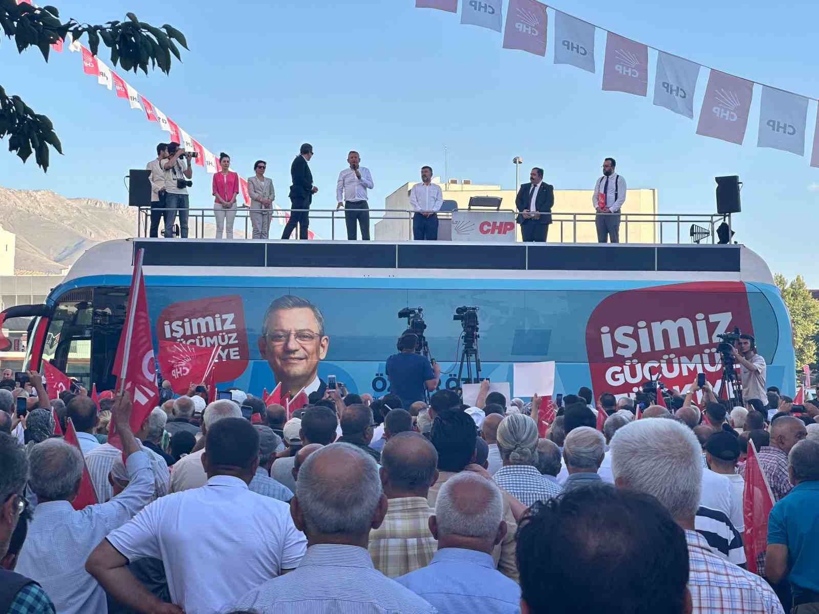 CHP Genel Başkanı &Ouml;zel, Malatya&rsquo;da partililerle buluştu
