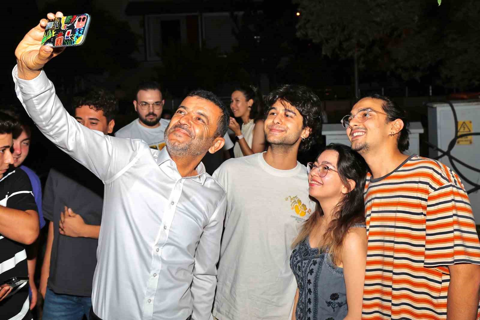 Denizli B&uuml;y&uuml;kşehir Bandosu ile caddeler şenlendi
