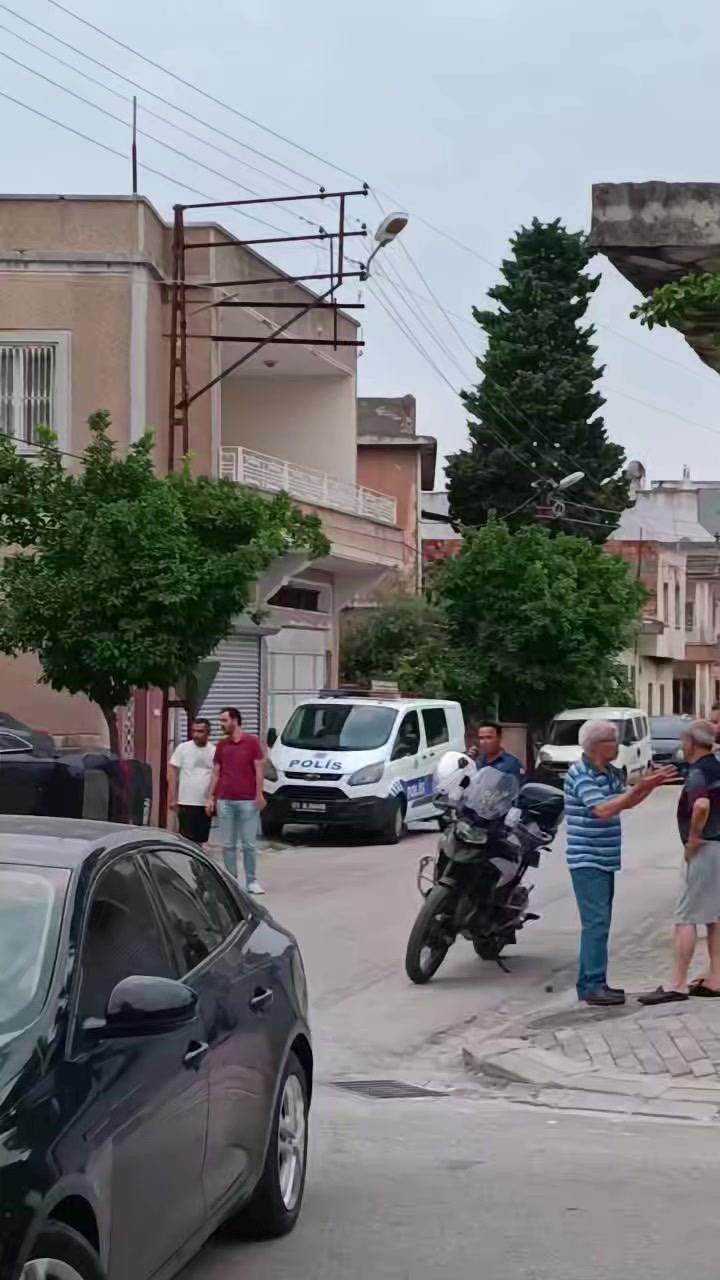 Otomobiller &ccedil;arpıştı, aracın altında kalan yaya hayatını kaybetti
