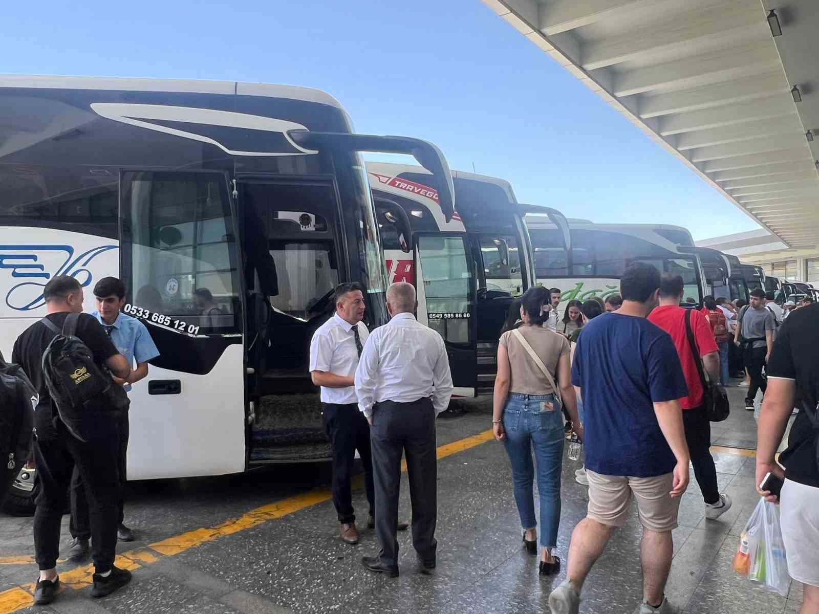 Başkentte bayram tatili dönüş yoğunluğu başladı