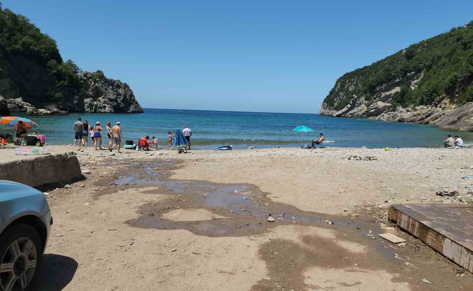 Denizde boğulma tehlikesi ge&ccedil;iren 10 yaşındaki kız &ccedil;ocuğu ekipleri harekete ge&ccedil;irdi
