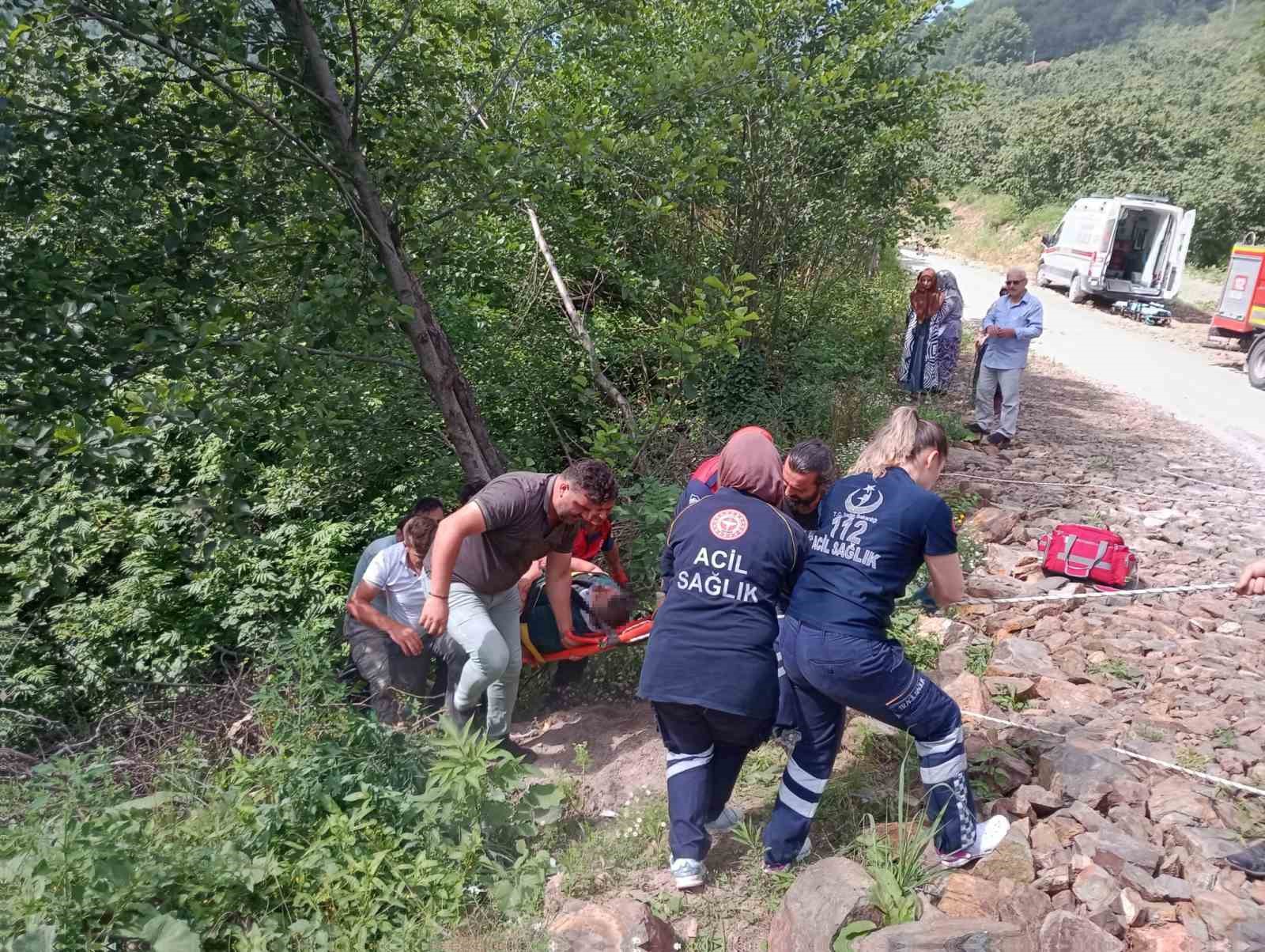 ATV motor ile u&ccedil;uruma yuvarlanan iki kişi kurtarıldı
