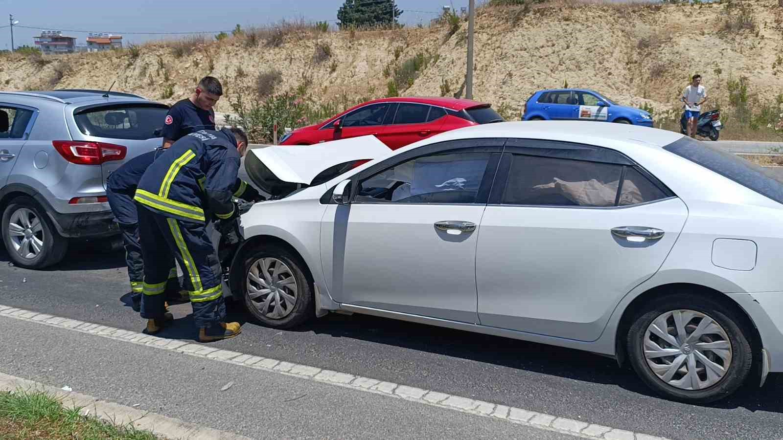 Zincirleme kazada 2&rsquo;si &ccedil;ocuk 4 yaralı
