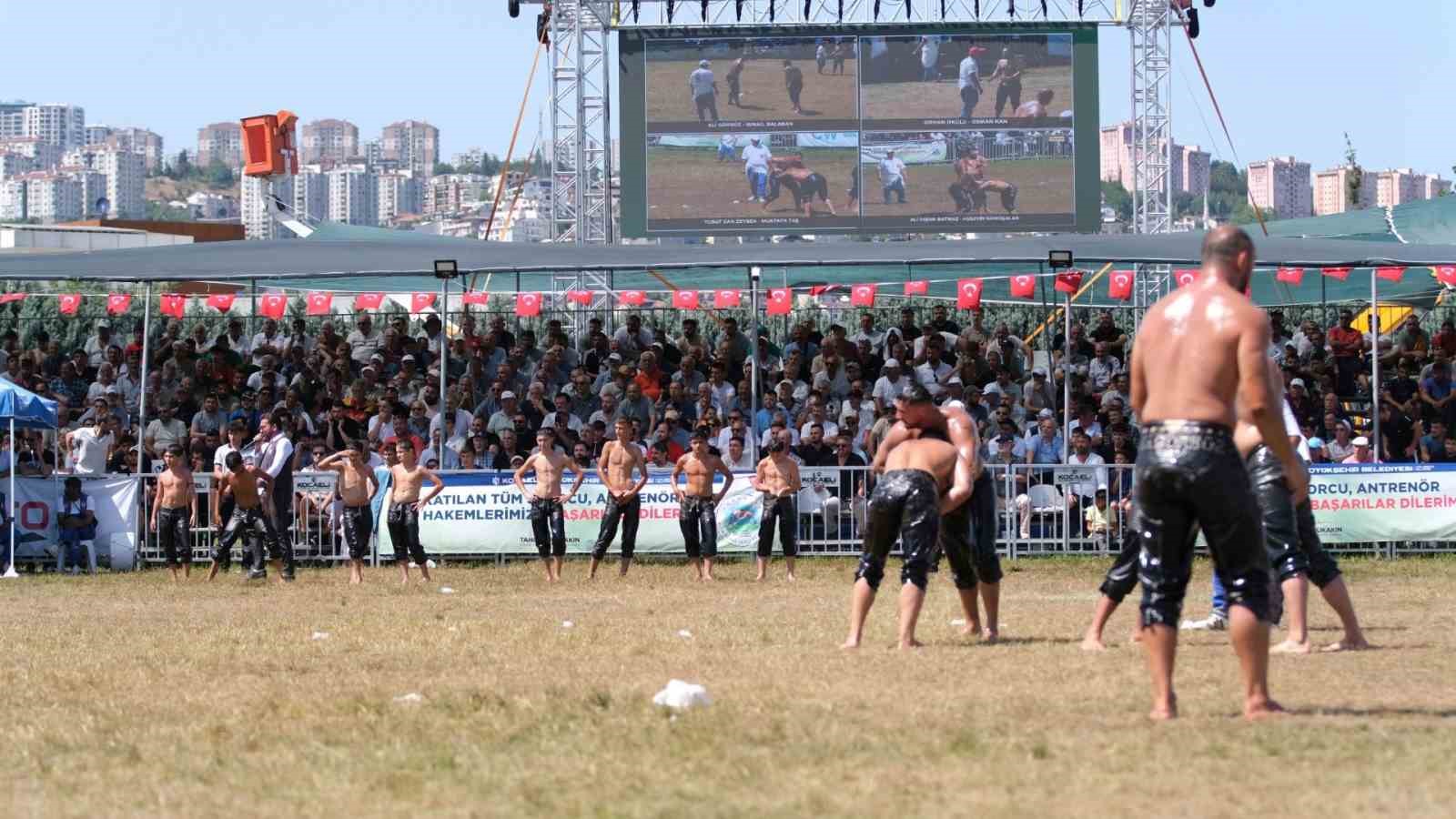 Sekapark Altın Kemer Yağlı Güreşleri’nde altın kemerin sahibi Ali Gürbüz oldu
