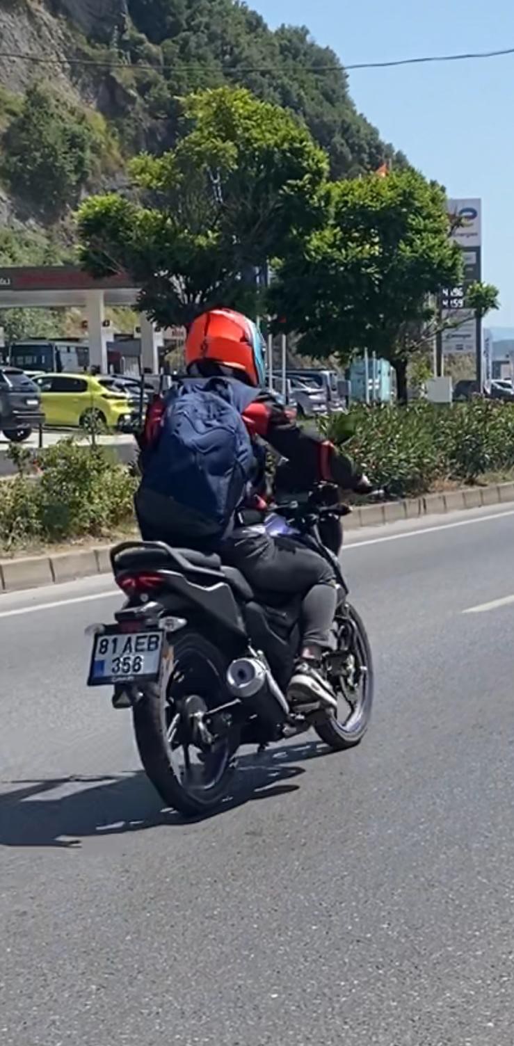 Hız yapan motosikletin plakasının başka araca ait olduğu ortaya &ccedil;ıktı
