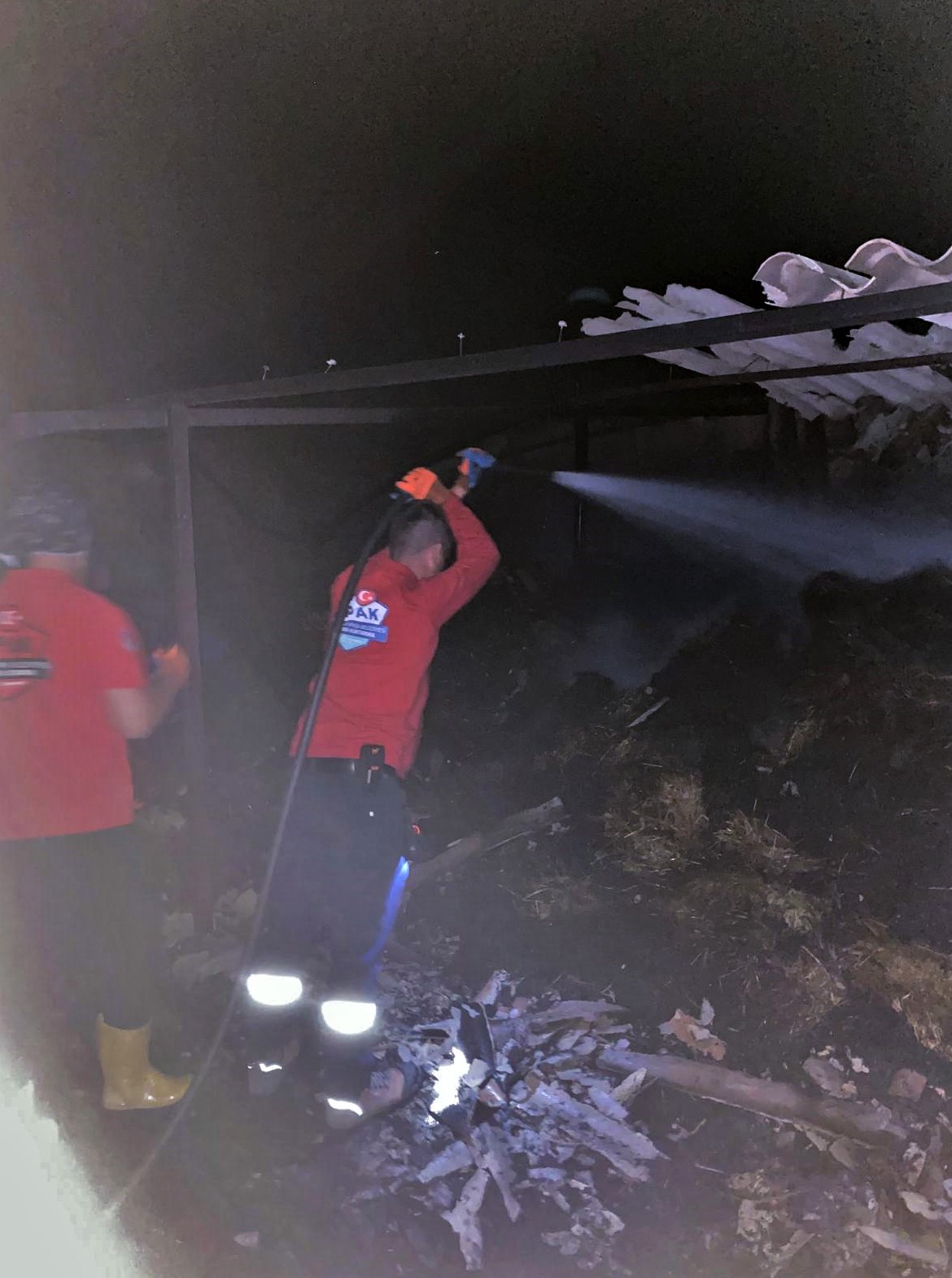 S&uuml;leymanpaşa Belediyesi&rsquo;nden &Ccedil;anakkale yangınlarına m&uuml;dahalede destek oldu
