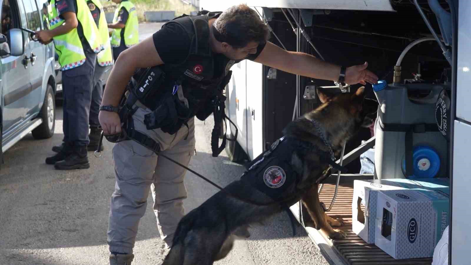 43 ilin ge&ccedil;iş g&uuml;zergahında rekor ge&ccedil;iş: 9 g&uuml;nde tam 1 milyon 757 bin ara&ccedil;

