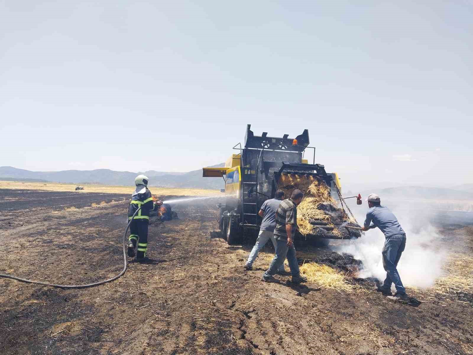 Burdur&rsquo;da balya makinesinden &ccedil;ıkan yangında 9 dekarlık arazi k&uuml;l oldu
