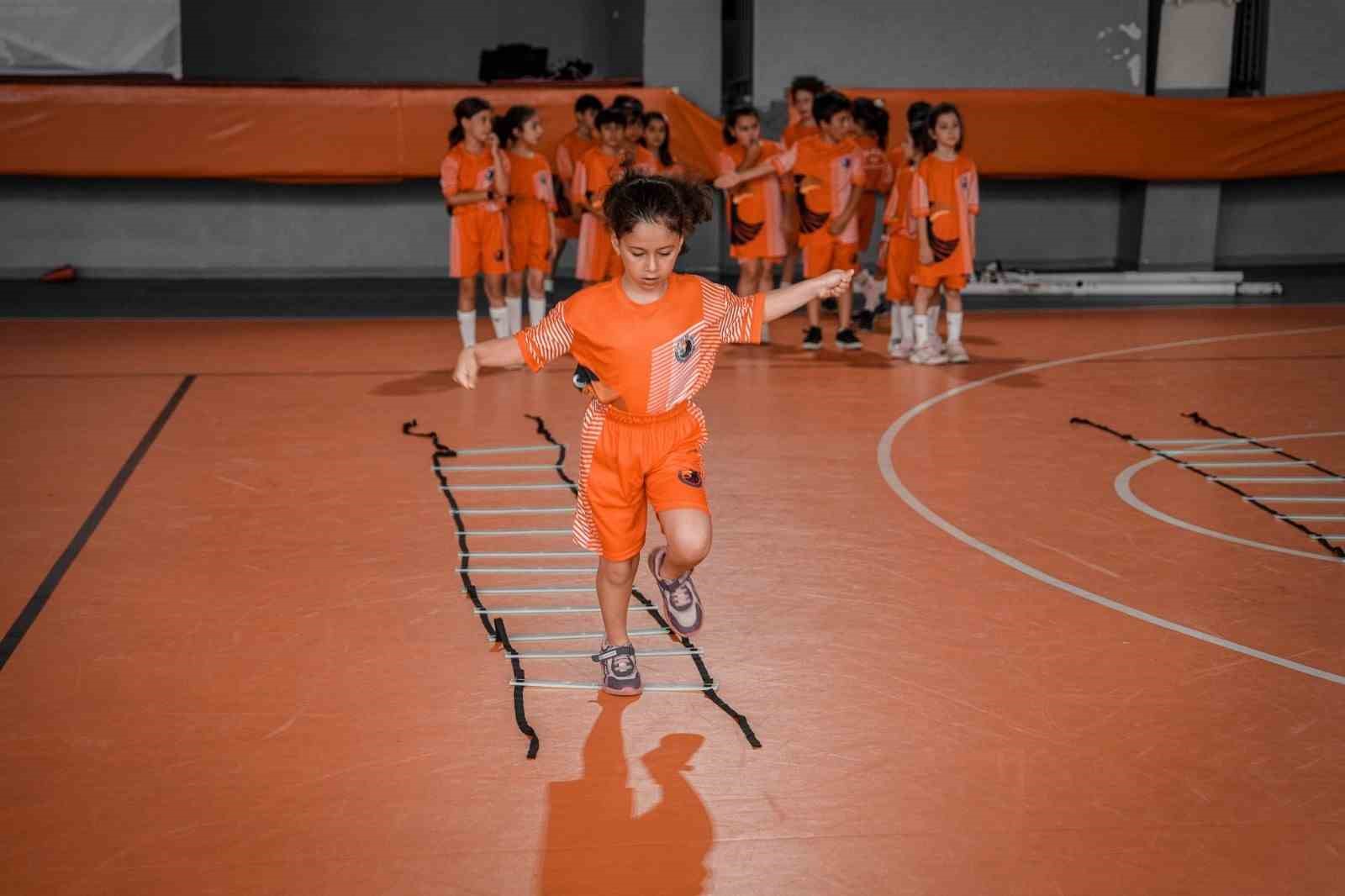 Erzincan&rsquo;da &ccedil;ocuklar bu yaz spora doyacak
