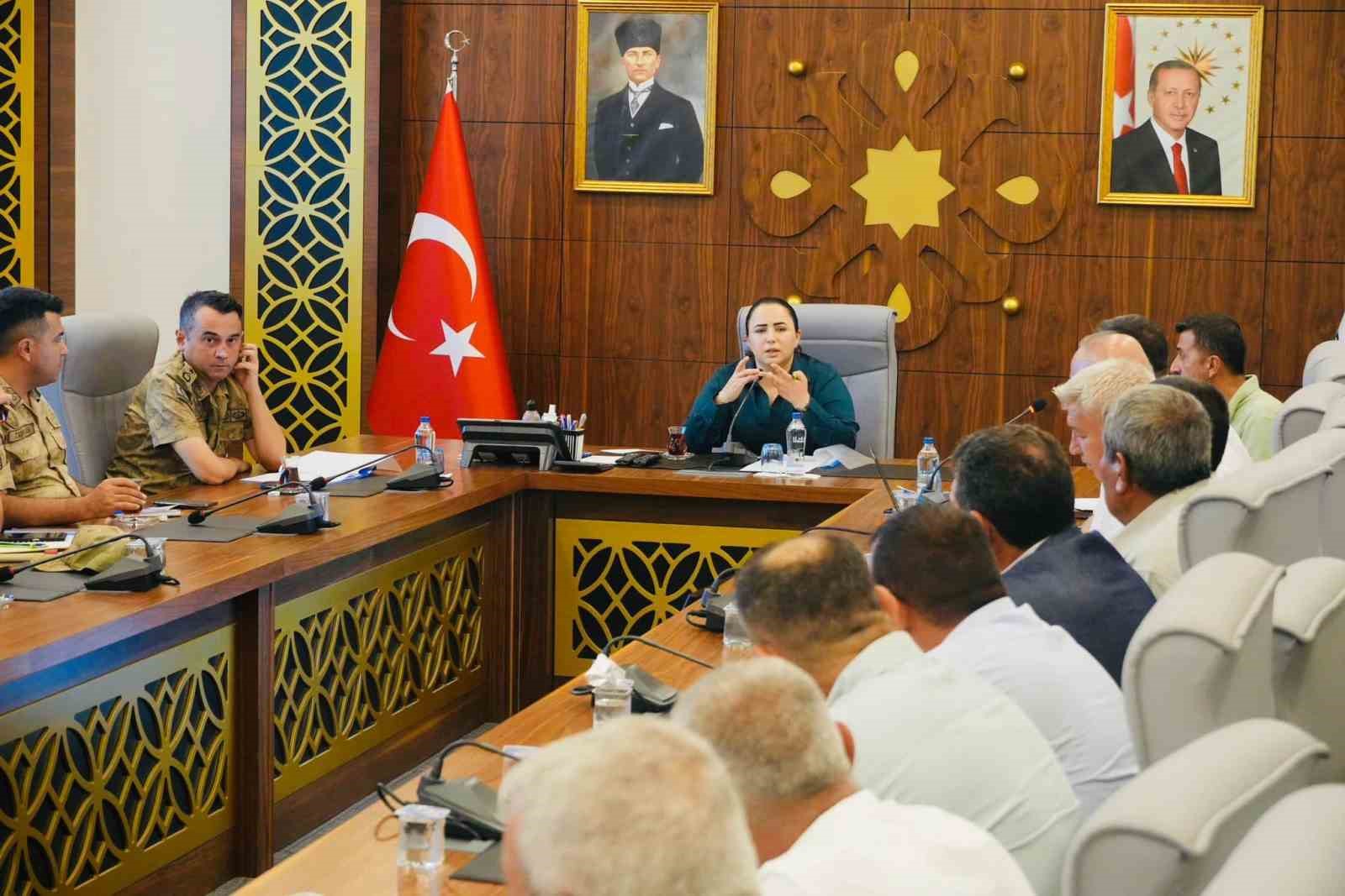 Cizre’de "Anız yangınları ile mücadele" toplantısı
