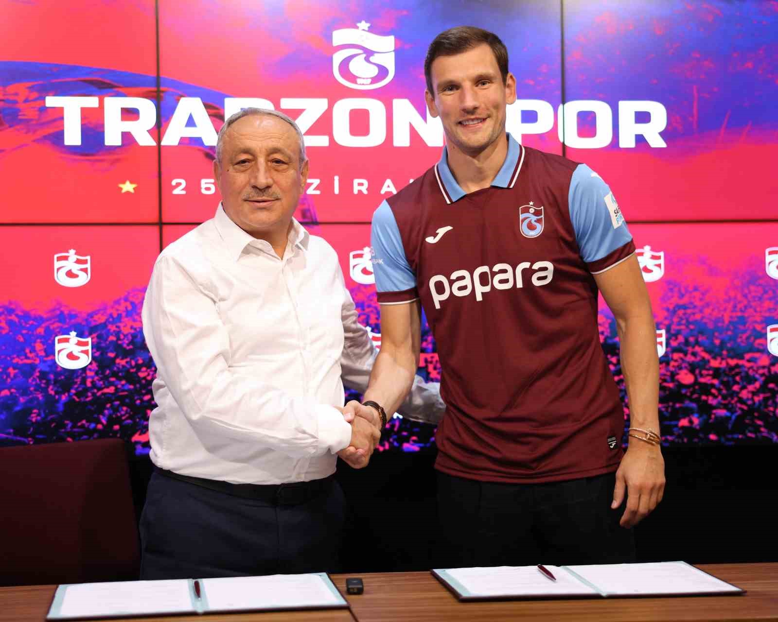 Trabzonspor, yeni transferleri Borna Barisic ve John Lundstram ile sözleşme imzaladı