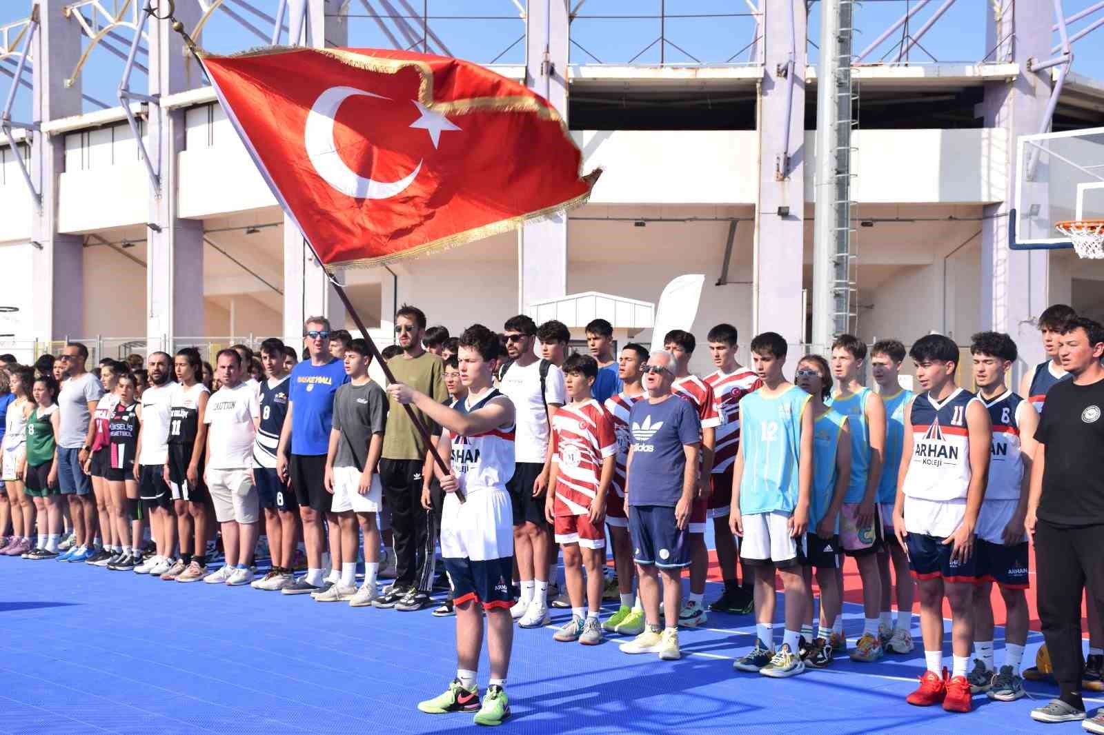 3x3 Sokaklar Bizim Basketbol Ege Bölgesi Grup Müsabakaları başladı
