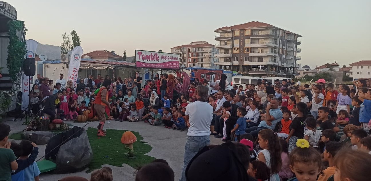 Gölbaşında ’Masal yolu’ tiyatro oyunu büyük beğeni alıyor