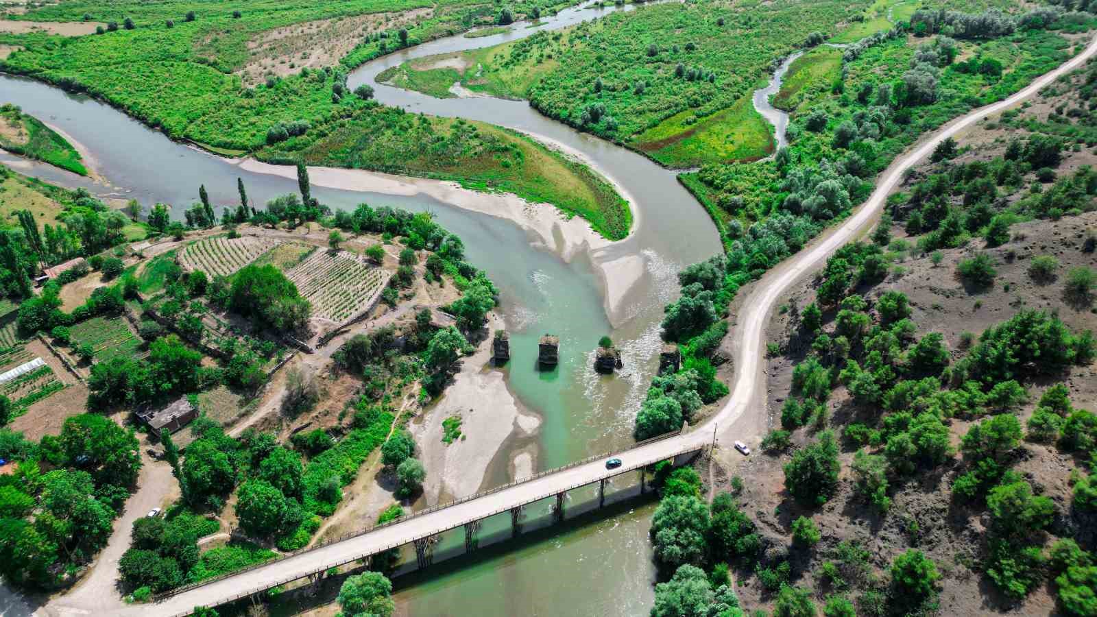 Çaldıran zaferinin tanığı Boğazkesen Köprüsü turizme kazandırılmayı bekliyor