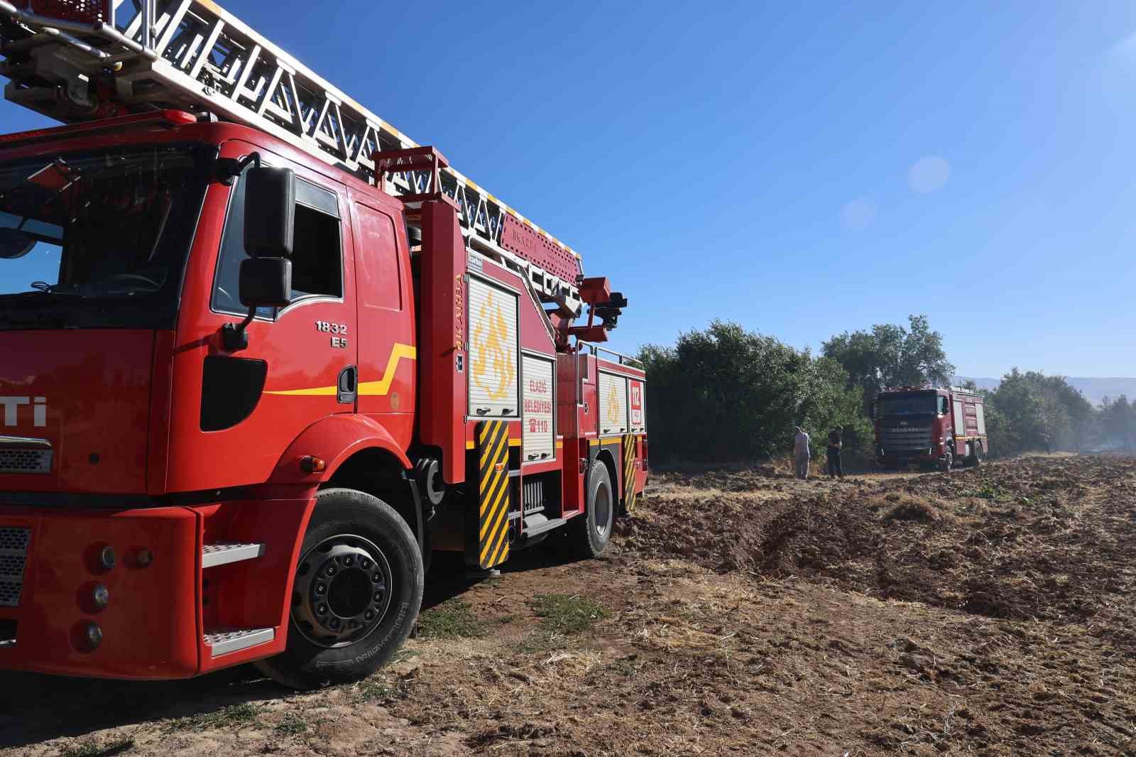 Elazığ’da itfaiye ekipleri bir günde 73 yangına müdahale etti