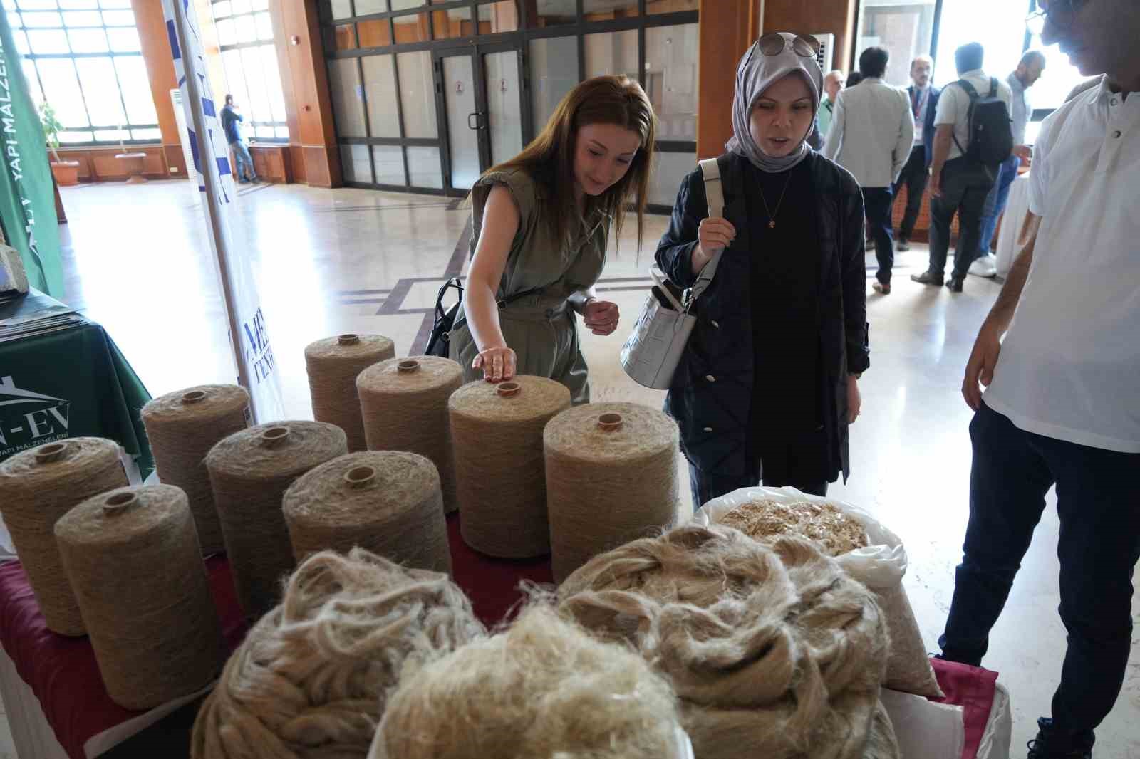 En stratejik &uuml;r&uuml;nlerin başında gelen &lsquo;kenevir&rsquo; Samsun&rsquo;da masaya yatırıldı
