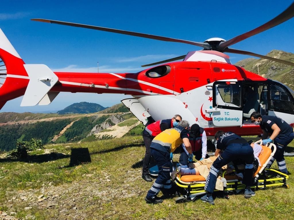 Ambulans helikopterin yayla mesaisi yaz mevsimi ile başladı
