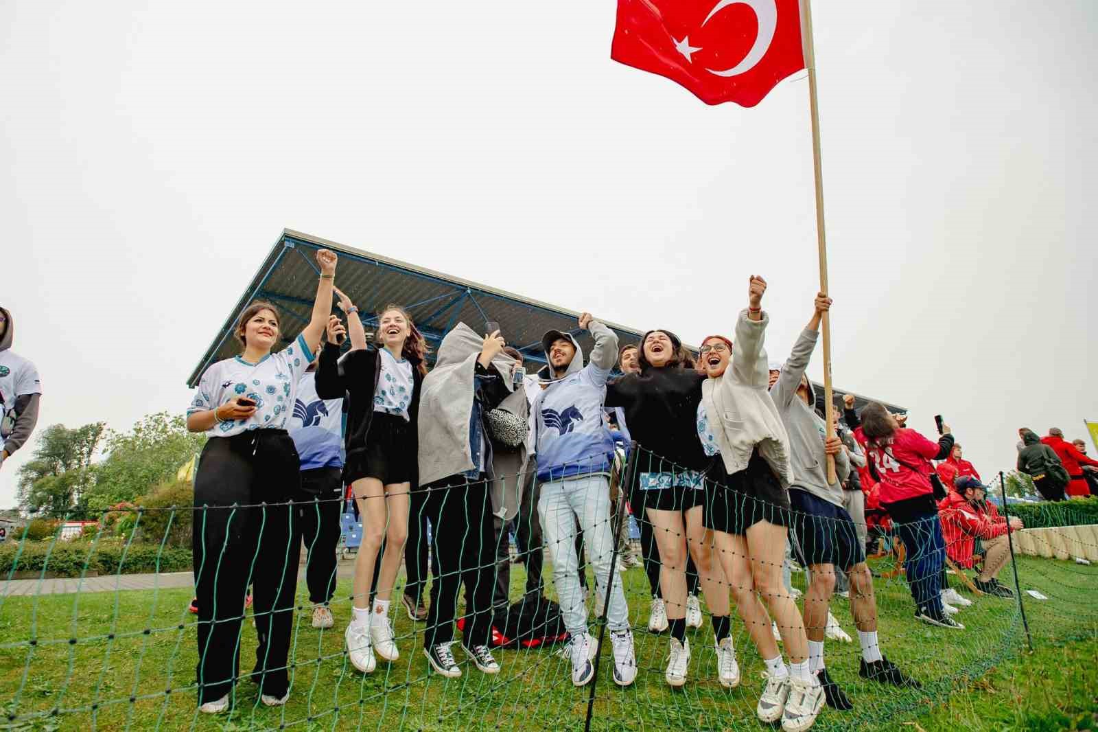 Balıkesir &Uuml;niversitesi Kano takımı Almanya&rsquo;dan başarı ile d&ouml;n&uuml;yor
