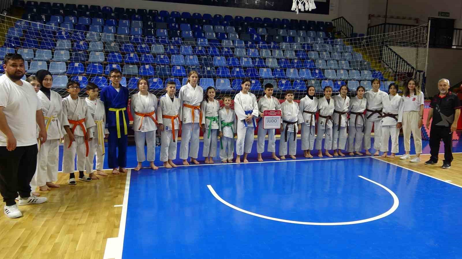 K&uuml;tahya&rsquo;da Yaz Spor Okulları ve Engelsiz Spor Okulları a&ccedil;ıldı
