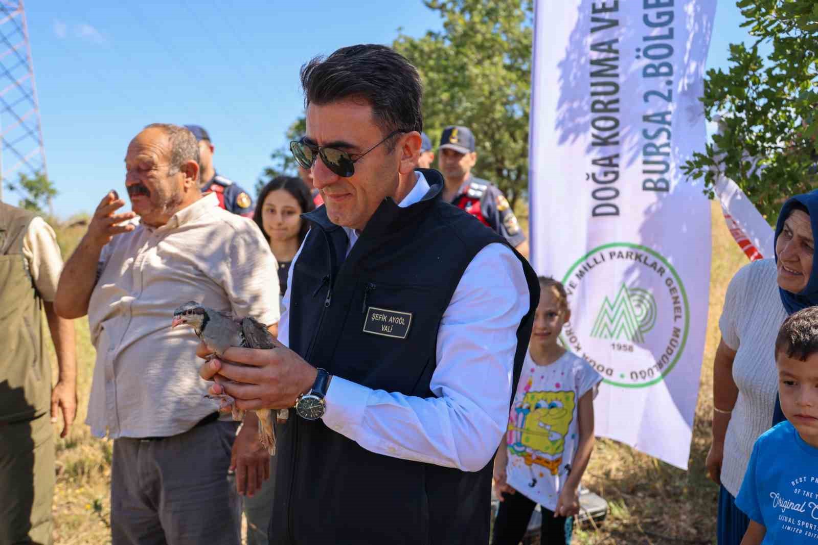 300 kınalı keklik doğayla buluştu
