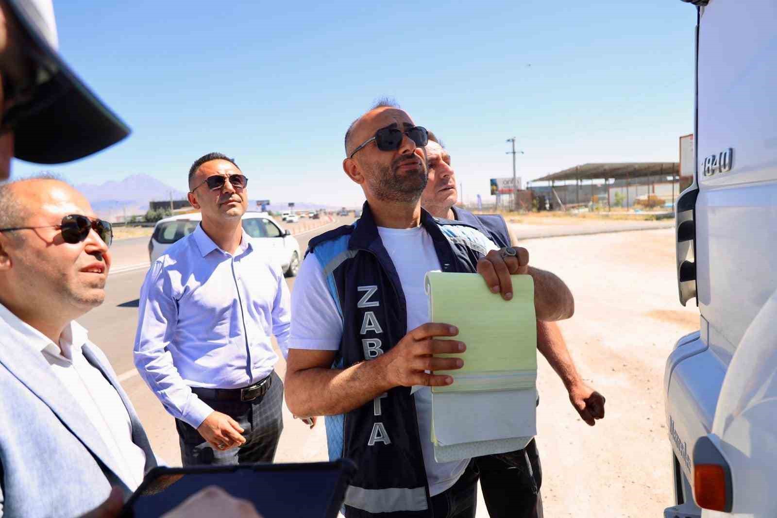 Aksaray Belediyesi izinsiz hafriyat dökümüne geçit vermiyor
