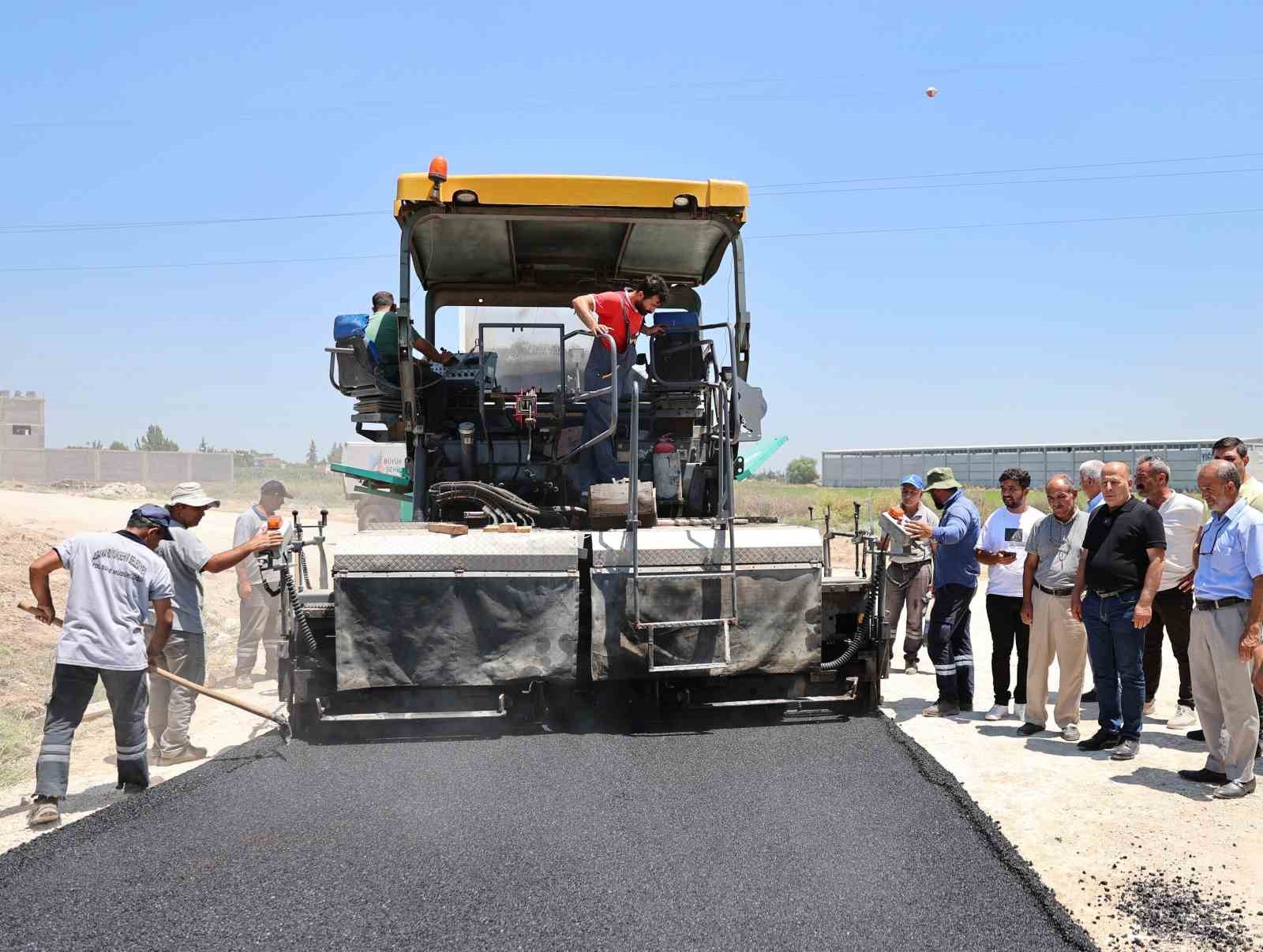 Başkan Demir&ccedil;alı: "Y&uuml;reğir&rsquo;de asfaltsız yol kalmayacak"

