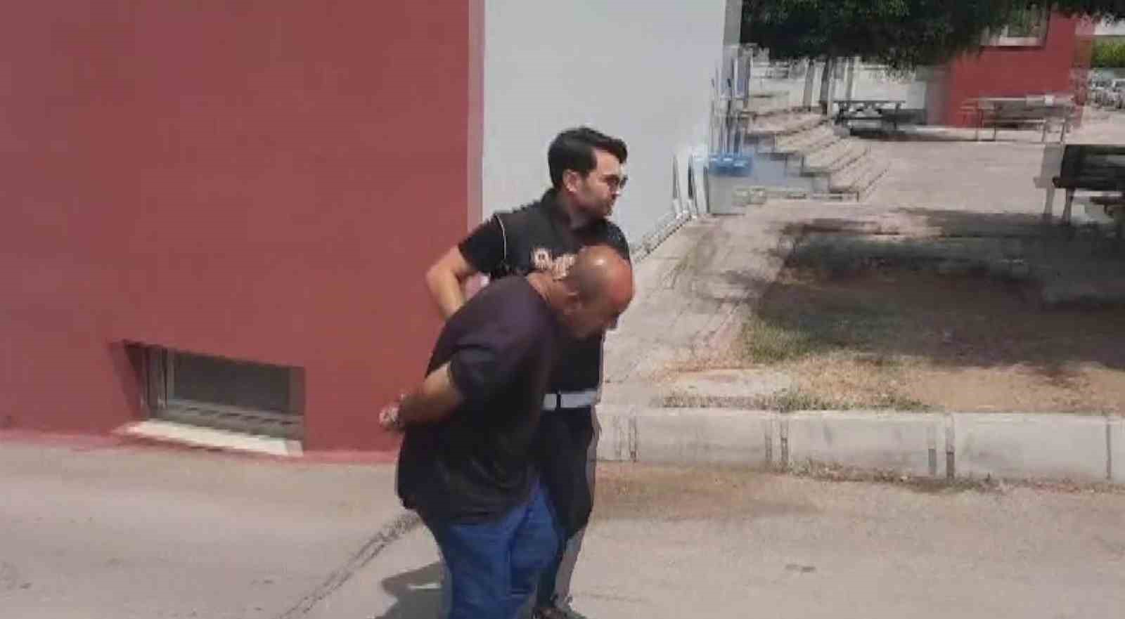 Uyuşturucu su&ccedil;undan firari 2 h&uuml;k&uuml;ml&uuml; narkotik polislerden ka&ccedil;amadı
