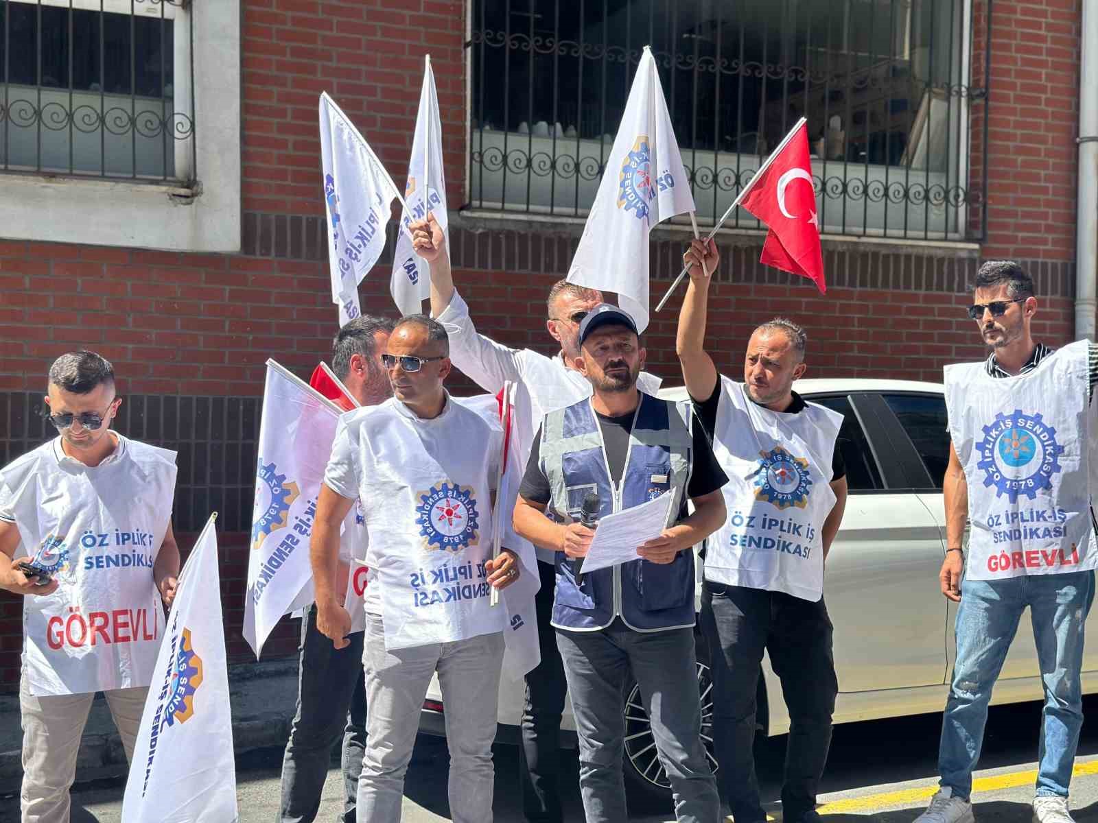 &Ouml;z İplik-İş&rsquo;ten Akort firması &ouml;n&uuml;nde basın a&ccedil;ıklaması
