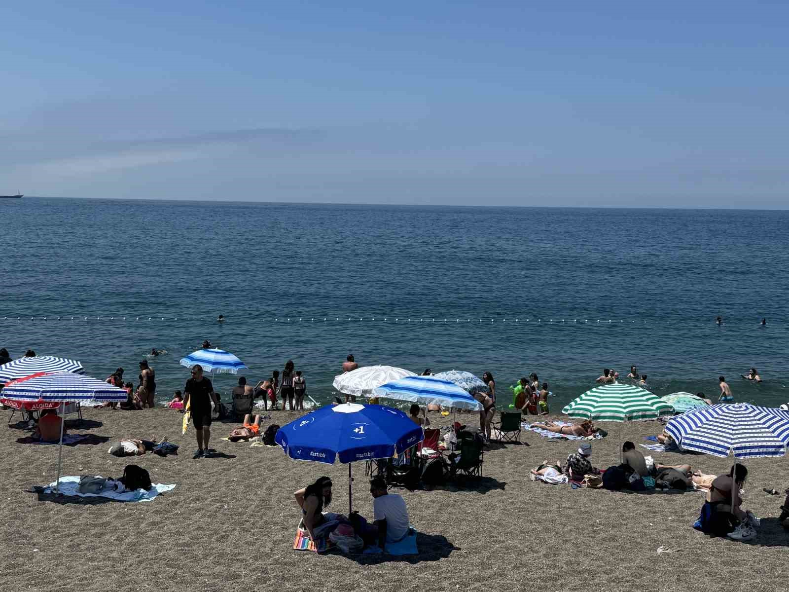 Poyraz halk plajını vurdu, beklenen ilgiyi g&ouml;rmedi
