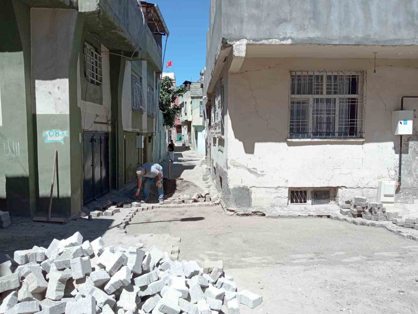 Siirt şehir genelinde yol bakım ve onarım &ccedil;alışmaları devam ediyor
