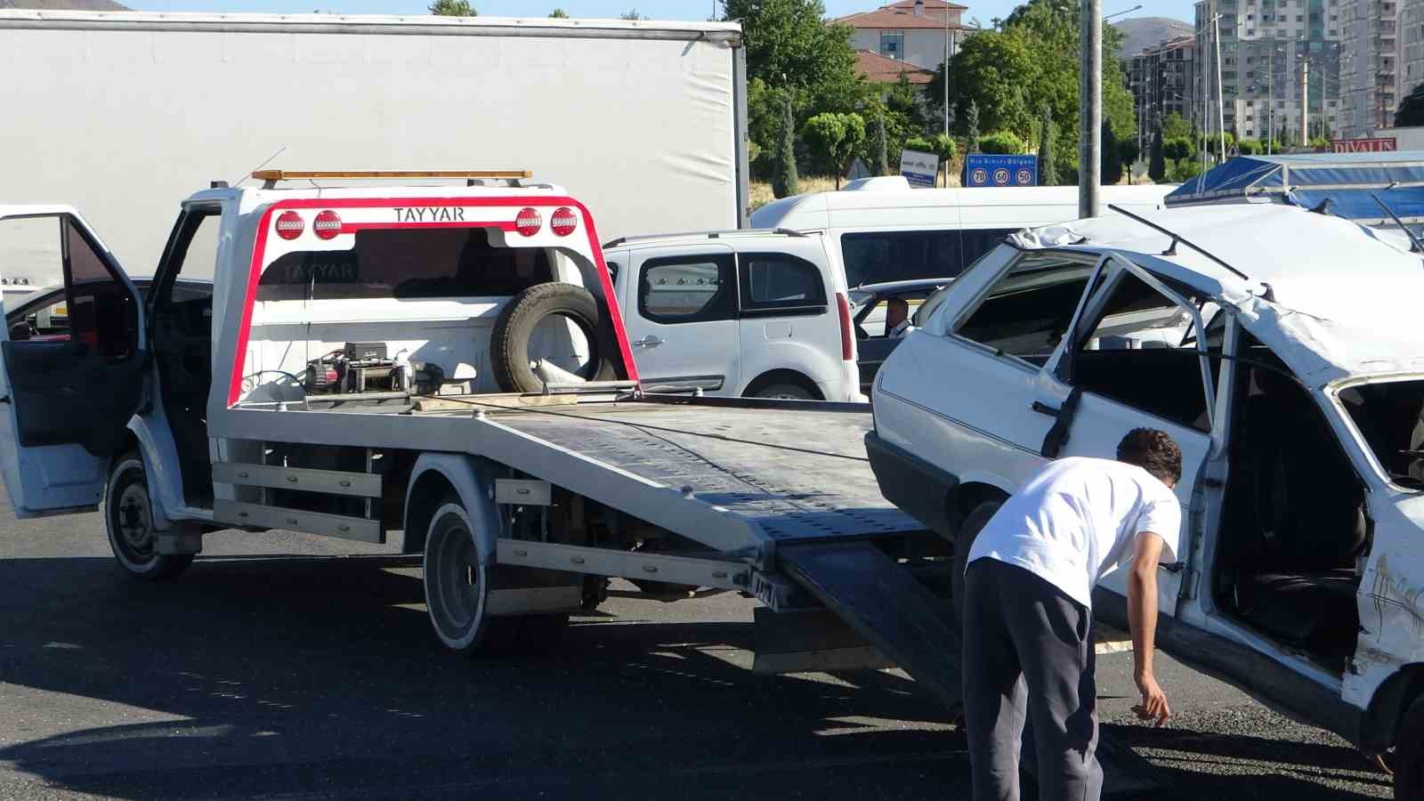 Malatya&rsquo;da trafiği fel&ccedil; eden kaza: 3 yaralı
