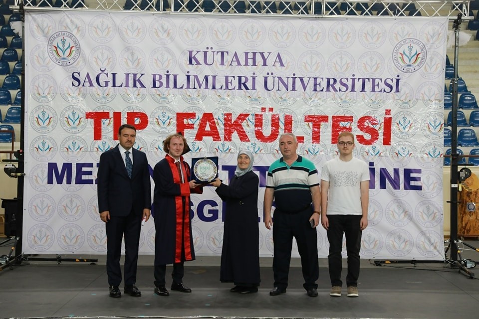 KSB&Uuml; Tıp Fak&uuml;ltesi&rsquo;nden 173 &ouml;ğrenci mezun oldu
