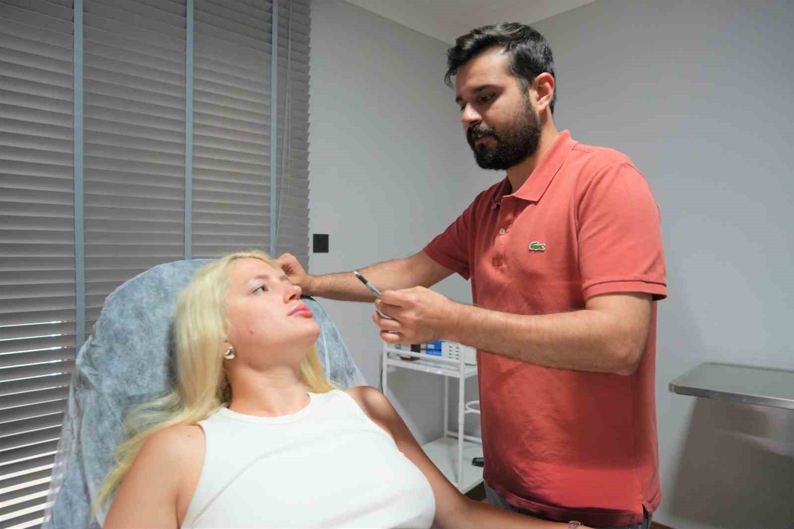 Estetikte cerrahide yaz trendleri: "Cilt parlaklığı, eksozom ve kök hücre işlemleri"